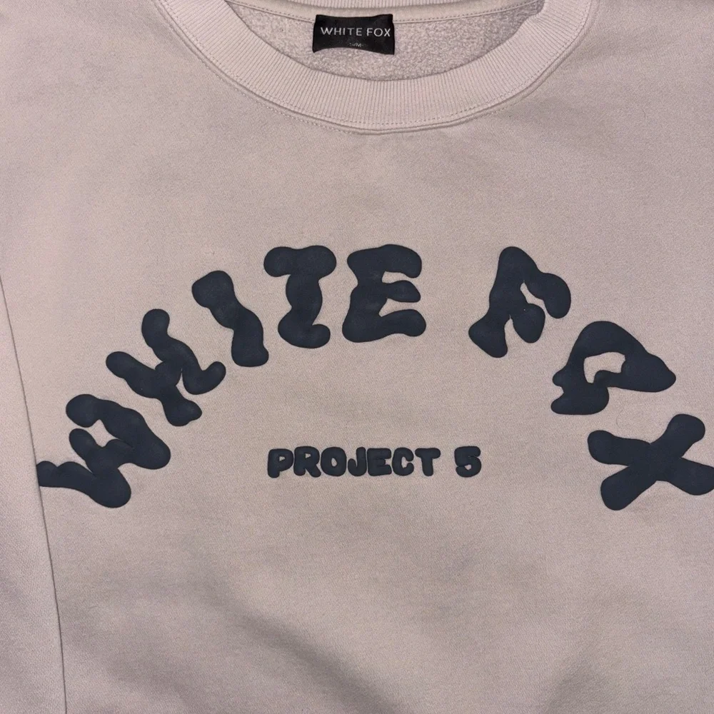 White Fox Project 5 Cream Crewneck Oversized Neutral Aesthetic Sweatshirt - Picture 4 of 4